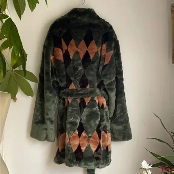 New Antik Batik
Khalim Coat - Picture 4 of 8